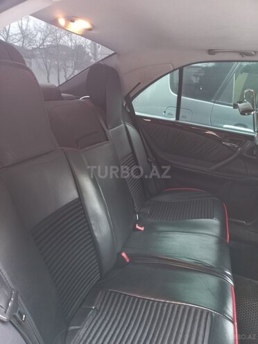 Mercedes E 220 2000, 437,646 km - 2.2 l - Bakı