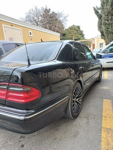 Mercedes E 220 2000, 437,646 km - 2.2 l - Bakı