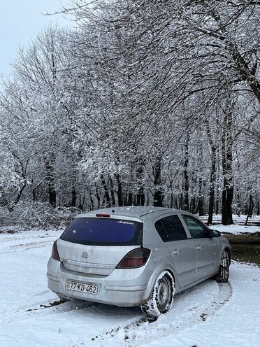 Opel Astra 2008, 242,000 km - 1.4 l - Qazax