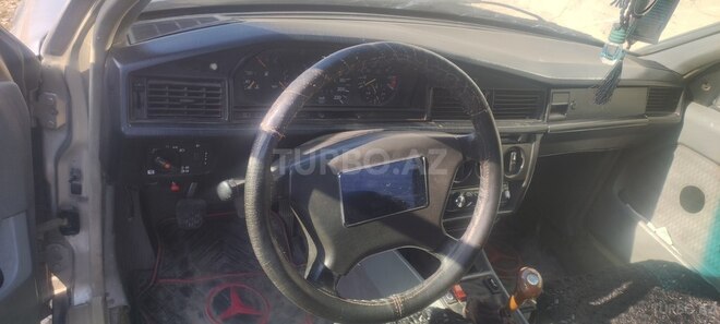 Mercedes 190 1984, 300,000 km - 2.5 l - İmişli