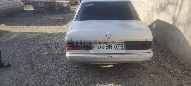 Mercedes 190 1984, 300,000 km - 2.5 l - İmişli