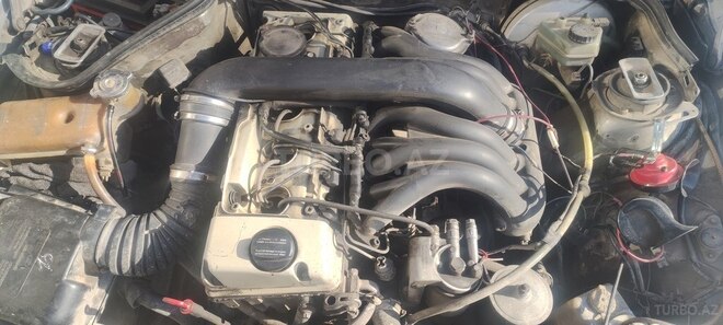 Mercedes 190 1984, 300,000 km - 2.5 l - İmişli