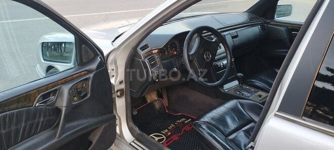 Mercedes E 320 1995, 370,000 km - 3.2 l - Sumqayıt