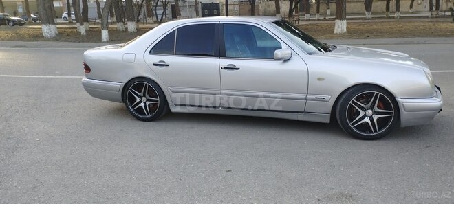 Mercedes E 320 1995, 370,000 km - 3.2 l - Sumqayıt
