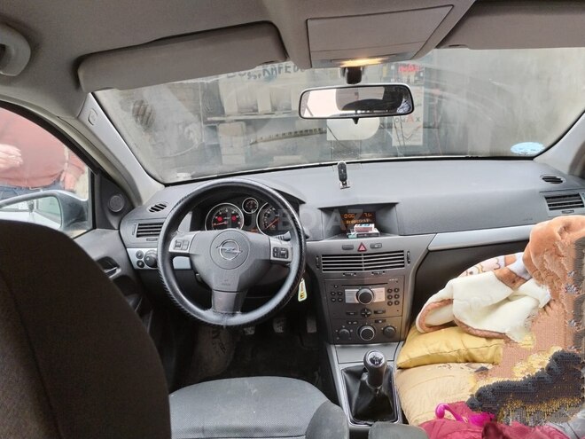 Opel Astra 2004, 280,000 km - 1.4 l - Bakı