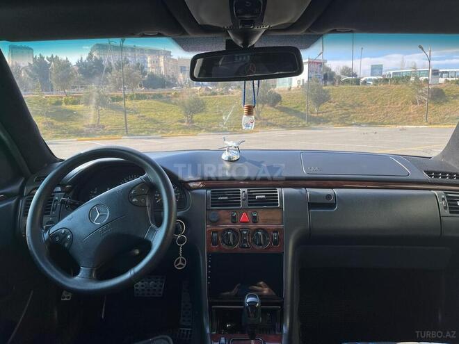 Mercedes E 220 2001, 239,954 km - 2.2 л - Bakı
