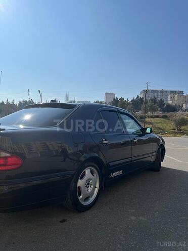 Mercedes E 220 2001, 239,954 km - 2.2 л - Bakı