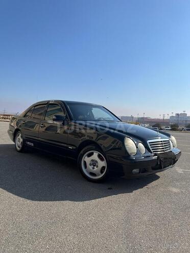 Mercedes E 220 2001, 239,954 km - 2.2 л - Bakı