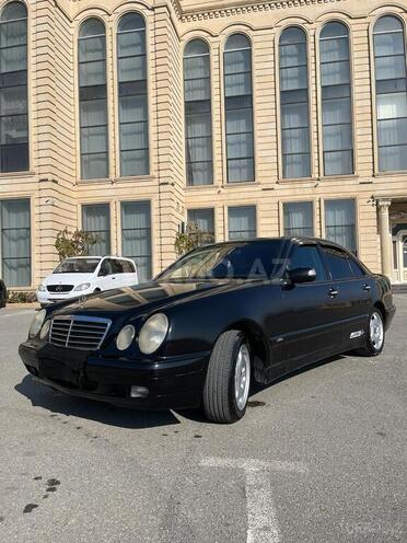 Mercedes E 220 2001, 239,954 km - 2.2 л - Bakı