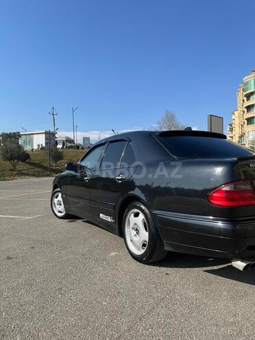 Mercedes E 220 2001, 239,954 km - 2.2 л - Bakı