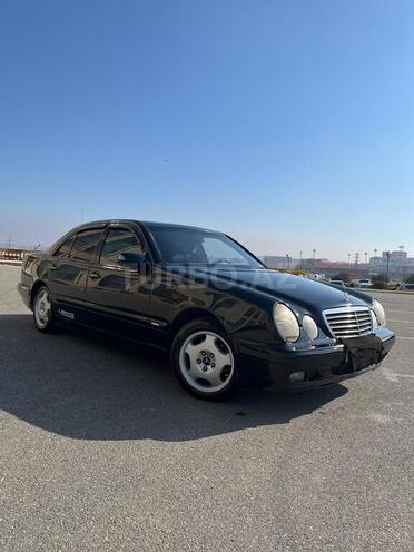 Mercedes E 220 2001, 239,954 km - 2.2 л - Bakı