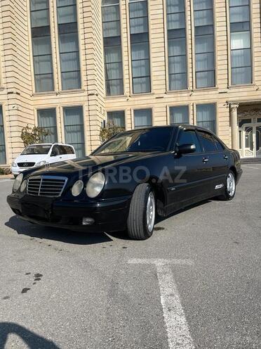 Mercedes E 220 2001, 239,954 km - 2.2 л - Bakı
