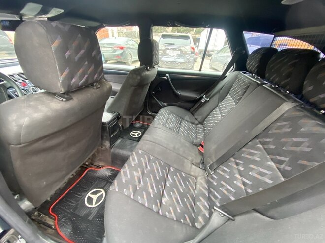 Mercedes C 220 2000, 358,000 km - 2.2 l - Bakı