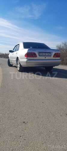 Mercedes E 220 1998, 500,000 km - 2.2 l - Biləsuvar