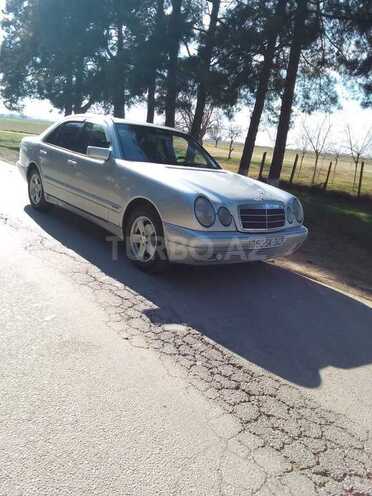 Mercedes E 220 1998, 500,000 km - 2.2 l - Biləsuvar