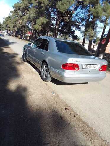 Mercedes E 220 1998, 500,000 km - 2.2 l - Biləsuvar