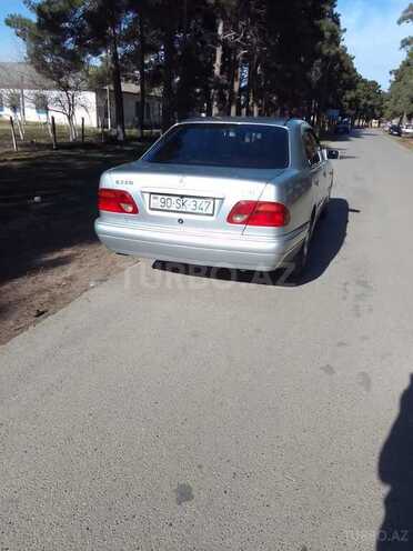 Mercedes E 220 1998, 500,000 km - 2.2 l - Biləsuvar