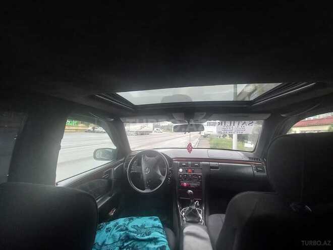 Mercedes E 230 1997, 569,785 km - 2.3 l - Quba