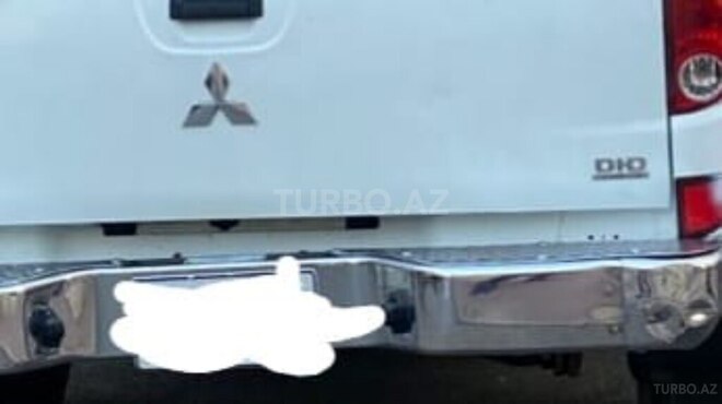 Mitsubishi L200 2011, 575,000 km - 2.5 l - Bakı