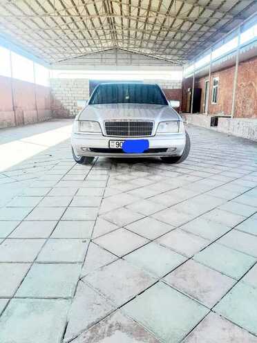Mercedes C 220 1993, 136,000 km - 2.2 л - Salyan