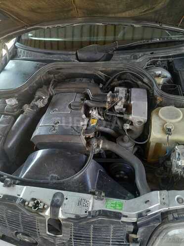 Mercedes C 220 1993, 136,000 km - 2.2 л - Salyan