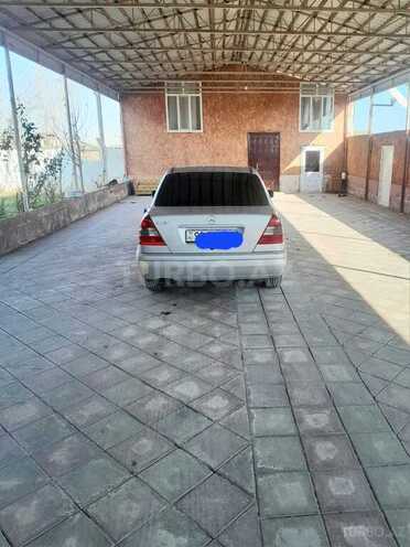 Mercedes C 220 1993, 136,000 km - 2.2 л - Salyan