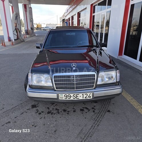 Mercedes E 280 1994, 350,000 km - 2.8 l - Qazax