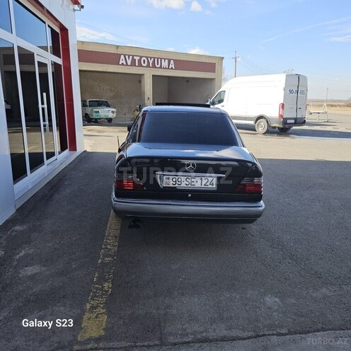 Mercedes E 280 1994, 350,000 km - 2.8 l - Qazax