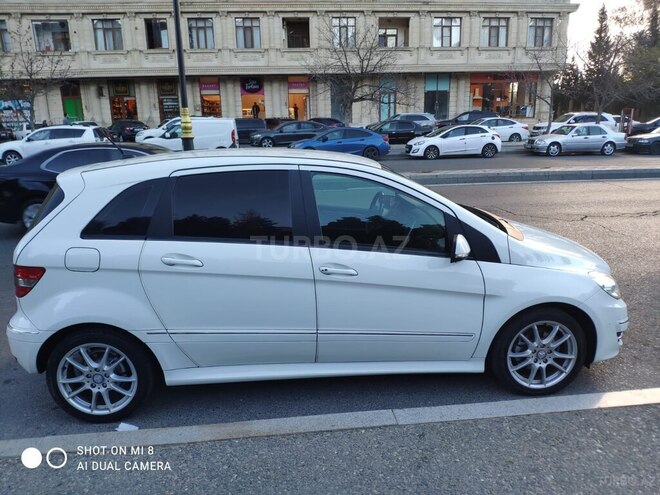 Mercedes B 180 2010, 60,000 km - 1.7 l - Bakı