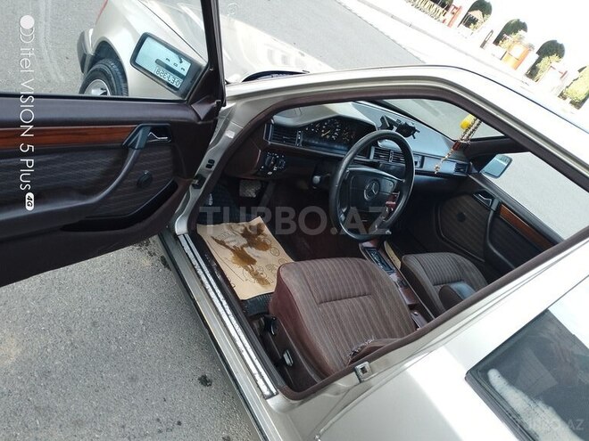 Mercedes E 200 1993, 354,123 km - 2.0 l - Şəmkir