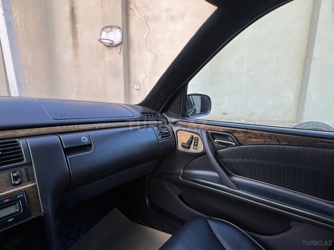 Mercedes E 320 2000, 268,000 km - 3.2 l - Göygöl