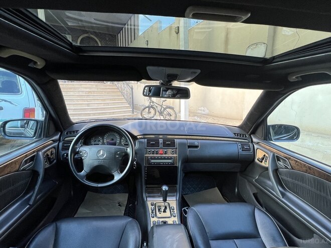 Mercedes E 320 2000, 268,000 km - 3.2 l - Göygöl