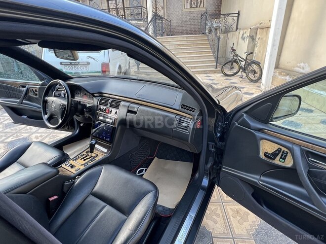 Mercedes E 320 2000, 268,000 km - 3.2 l - Göygöl