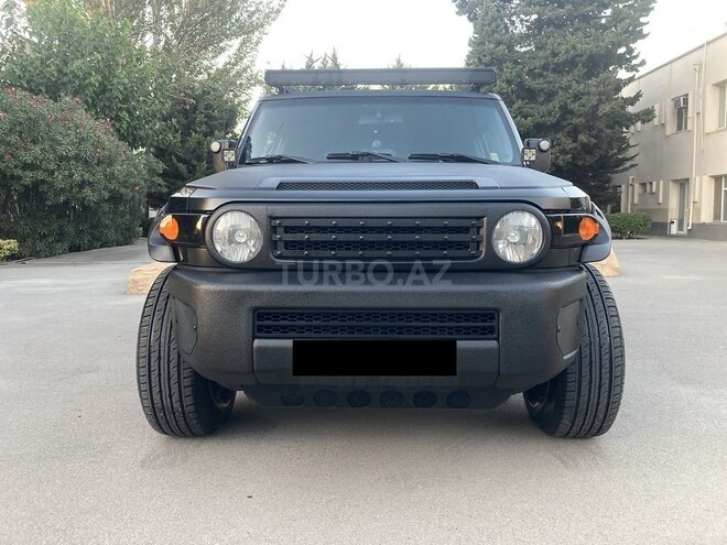 Toyota FJ Cruiser 2009, 265,000 km - 4.0 л - Bakı