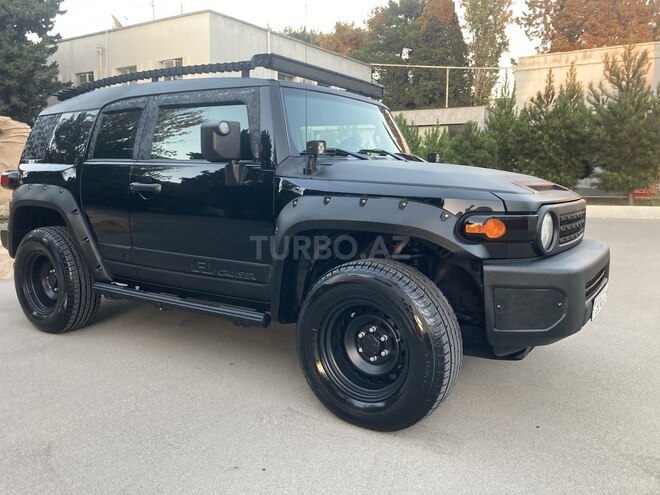 Toyota FJ Cruiser 2009, 265,000 km - 4.0 л - Bakı