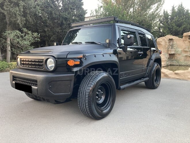 Toyota FJ Cruiser 2009, 265,000 km - 4.0 л - Bakı