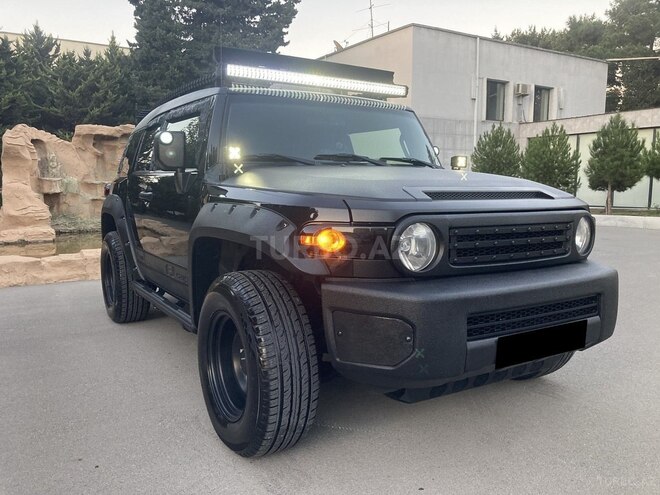 Toyota FJ Cruiser 2009, 265,000 km - 4.0 л - Bakı