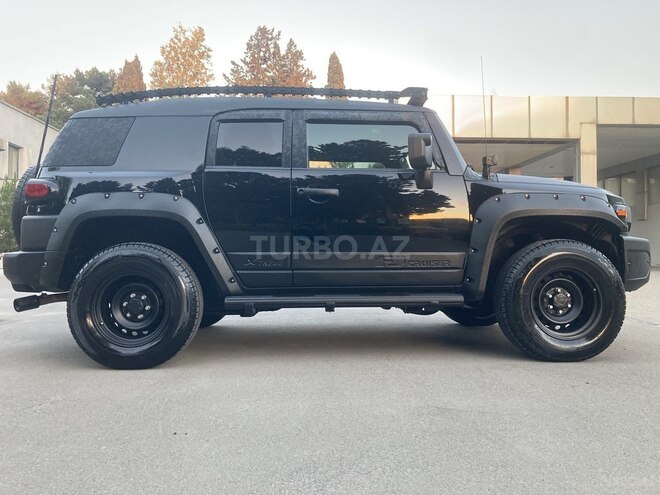 Toyota FJ Cruiser 2009, 265,000 km - 4.0 л - Bakı