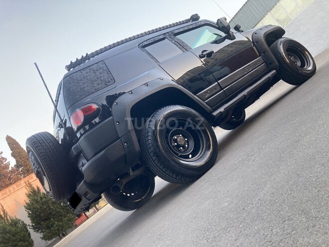 Toyota FJ Cruiser 2009, 265,000 km - 4.0 л - Bakı