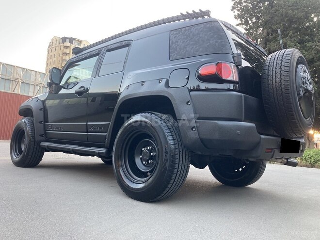 Toyota FJ Cruiser 2009, 265,000 km - 4.0 л - Bakı