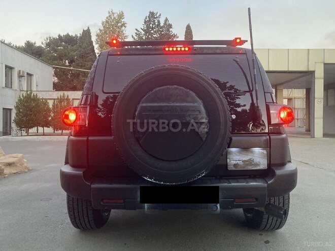 Toyota FJ Cruiser 2009, 265,000 km - 4.0 л - Bakı