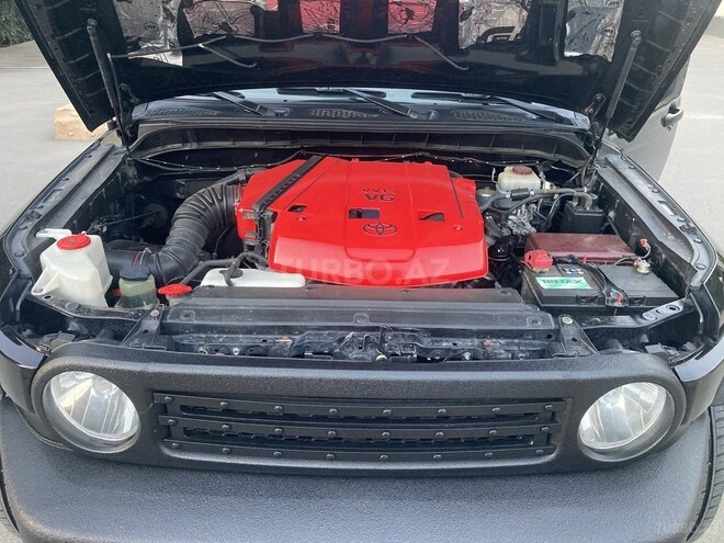 Toyota FJ Cruiser 2009, 265,000 km - 4.0 л - Bakı