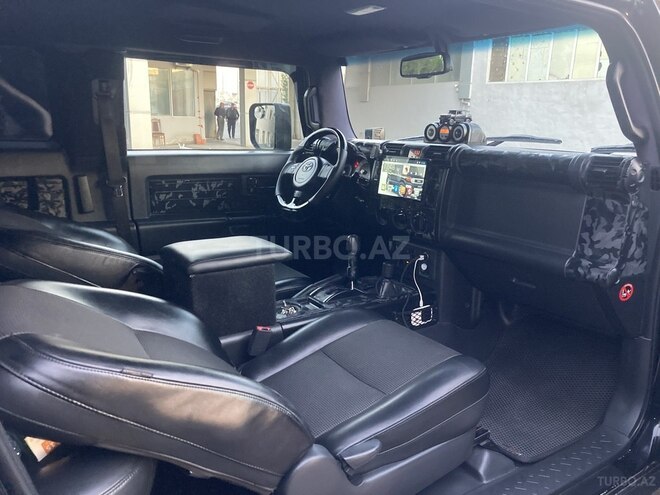 Toyota FJ Cruiser 2009, 265,000 km - 4.0 л - Bakı