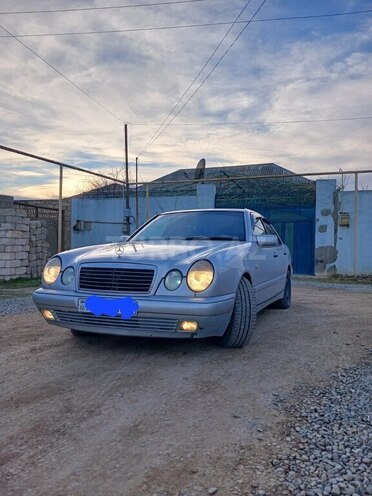 Mercedes E 230 1996, 352,000 km - 2.3 l - Bakı