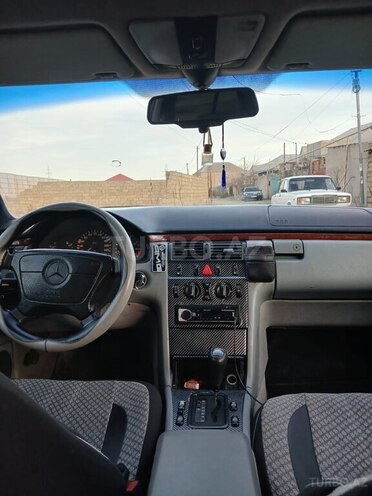 Mercedes E 230 1996, 352,000 km - 2.3 l - Bakı