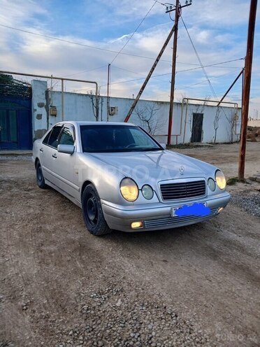 Mercedes E 230 1996, 352,000 km - 2.3 l - Bakı