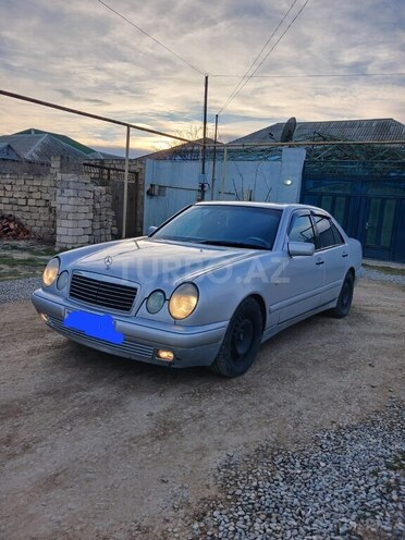 Mercedes E 230 1996, 352,000 km - 2.3 l - Bakı