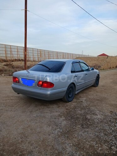 Mercedes E 230 1996, 352,000 km - 2.3 l - Bakı
