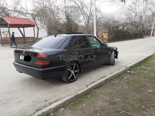 Mercedes C 180 1999, 405,132 km - 1.8 l - Sabirabad