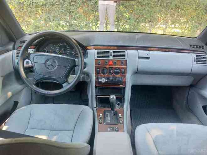 Mercedes E 230 1997, 250,000 km - 2.3 l - Bakı